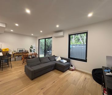 3/25 Eisenhower Street, Reservoir VIC 3073 - Photo 1