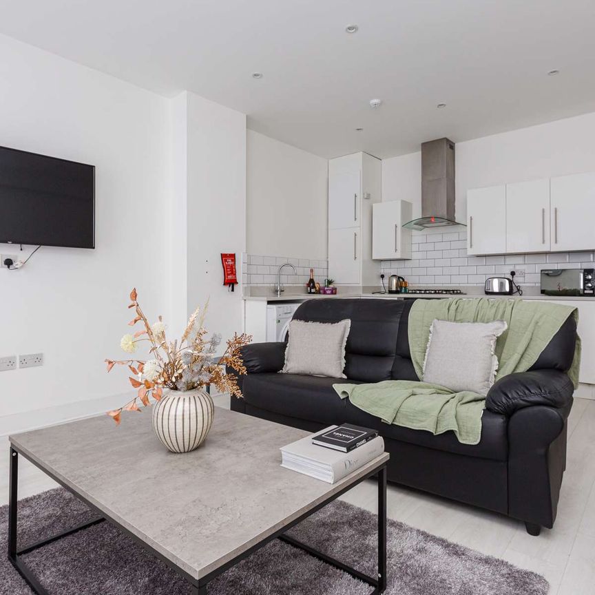 Aigburth Road Room 1 - Photo 2