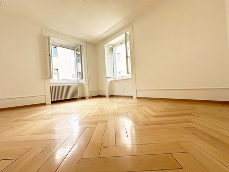 Appartement de 3 pièces dans un immeuble de 4 étages - Rue de la Serre 105 - La Chaux-de-Fonds - Photo 4