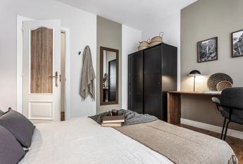 Calle de Agustina de Aragón, Madrid, Community of Madrid 28006