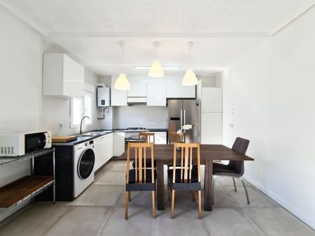 Carrer de Ramiro de Maeztu, Valencia, Valencian Community 46022 - Photo 2