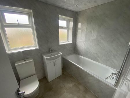 3 bedroom terraced house to rent - Photo 5