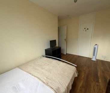 Room in a Shared Flat, Sherfield Gardens, SW15 - Photo 3