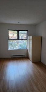 1 bed 1 bath spacious apartment in richmond center - Photo 3