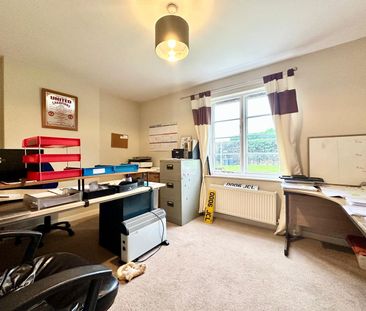 4 bedroom detached house to rent - Photo 4