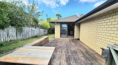 Spacious Family Living in Prime Henderson Location - Photo 3