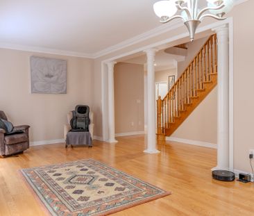 For Lease - 87 Warbler (Main & 2nd Floors) Avenue, Vaughan, Ontario - Photo 2