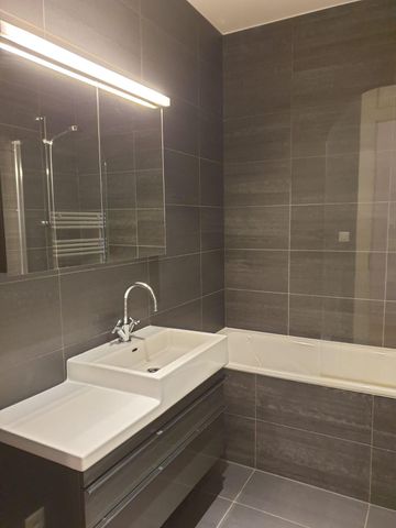 Bel appartement de 4 pièces au 3ème étage, - Photo 4