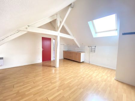 Appartement À Louer 2 Pièces , 28 M² - Photo 2