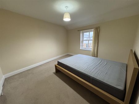 2 Bedroom Flat - Photo 3