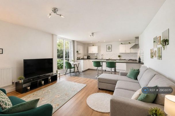 1 bedroom flat to rent - Photo 1
