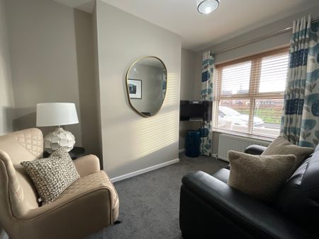 17 Ebor Street, Belfast, BT12 6NL - Photo 2