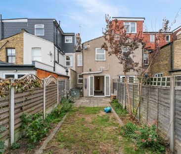 3 Bed Terraced House, Millais Road, EN1 - Photo 3