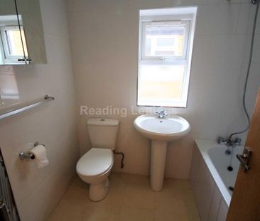 4 bedroom terraced house to rent - Photo 6