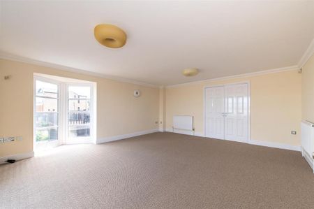 3 bedroom mews to rent - Photo 3