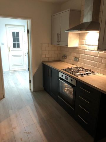 3 bedroom terraced house to rent - Photo 5