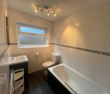 2 bedroom terraced house to rent - Photo 3