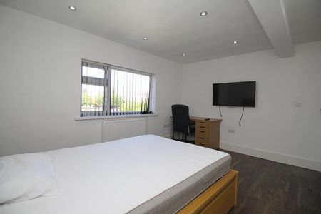 1 bedroom in a house share to rent - Photo 4