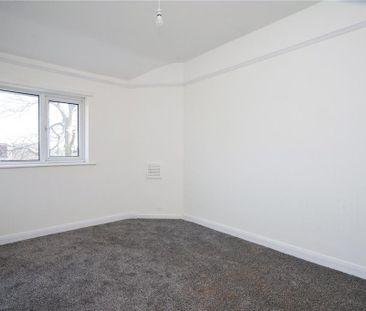3 bedroom end of terrace house to rent - Photo 3