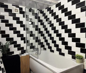 7 bedroom private hall to rent - Photo 3