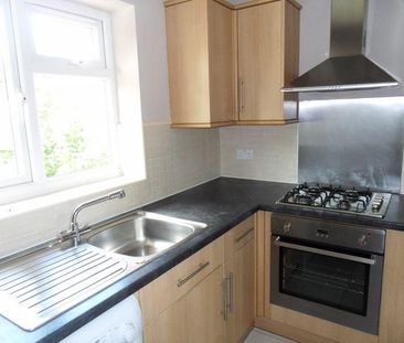 3 bedroom flat to rent - Photo 5