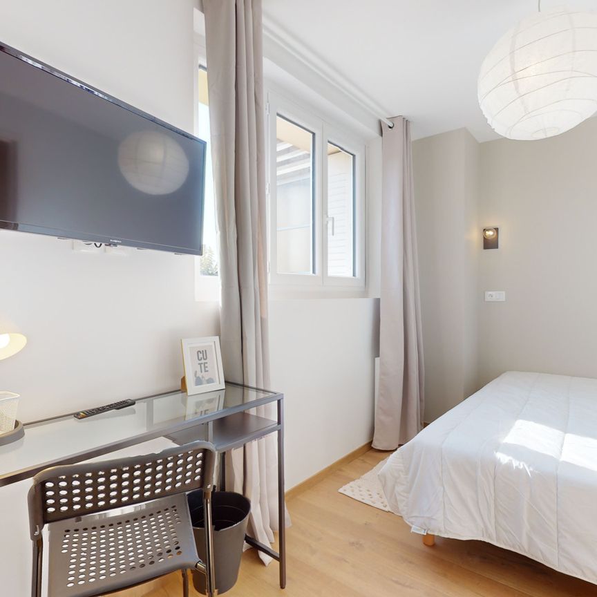 NUZILLY Roommate 3 Bedrooms at Caluire et Cuire - Photo 1