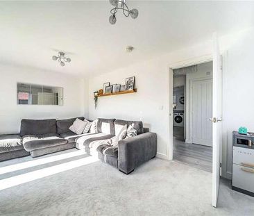 Keepsake Close, Farnham, Surrey, GU9 - Photo 5