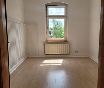 Schöne 4-Zimmer Altbauwohnung in zentraler Lage - Photo 4