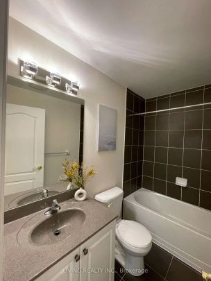 Condo Townhouse For Lease | N9255946 - Photo 1