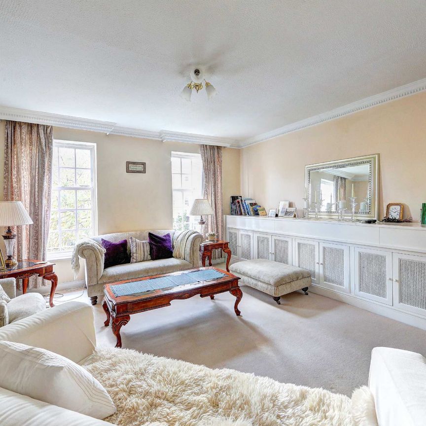 Pine Grove, Wimbledon, SW19, London - Photo 1