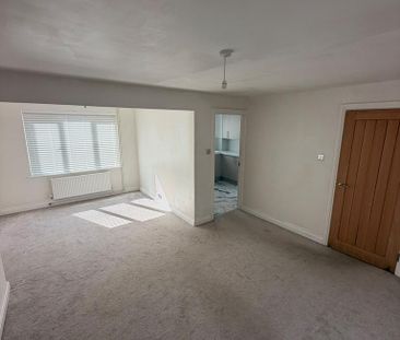 3 bedroom detached house to rent - Photo 3