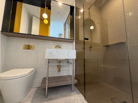 Modern 2-Bed, 2-Bath in a Prime Carlton Location - Photo 5