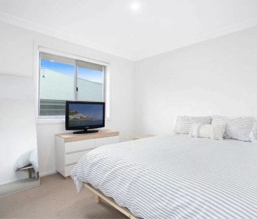 Family Home - Photo 3
