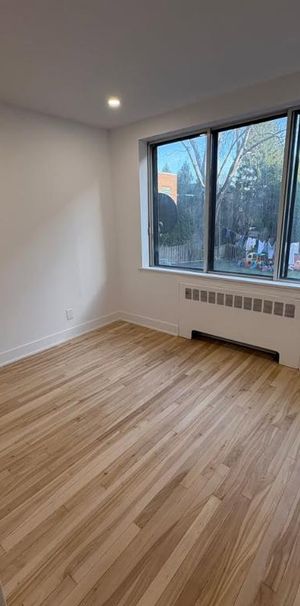 Newly Renovated Three Bedroom Apartment for Rent! - Photo 1