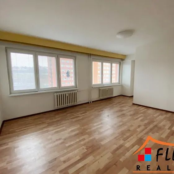 Pronájem prostorného bytu 2+1 s balkónem, 56 m - Photo 1