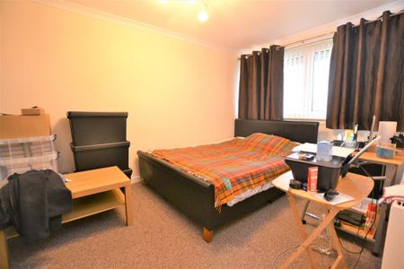 2 bedroom maisonette to rent - Photo 2