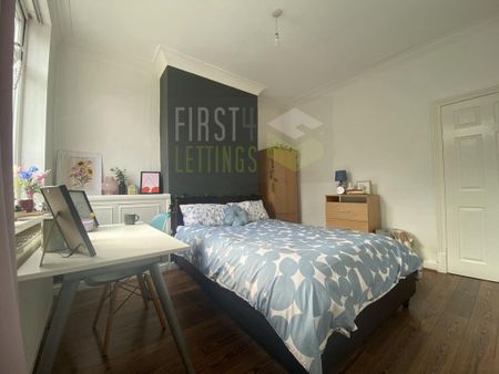 3 bedroom terraced house to rent - Photo 3