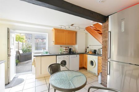 2 bedroom terraced house to rent - Photo 2