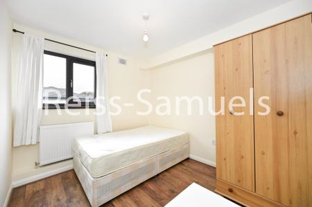 4 bedroom terraced house to rent - Photo 2