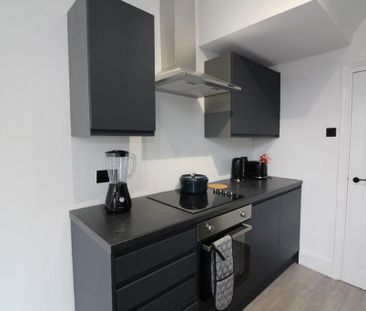 1 bedroom in a house share to rent - Photo 4