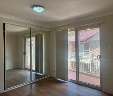 Sunny 2 Bedroom Unit - Photo 5