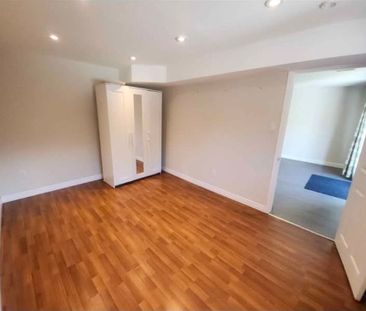 For Lease - 304 Orsi Avenue, Bradford West Gwillimbury, Ontario - Photo 2