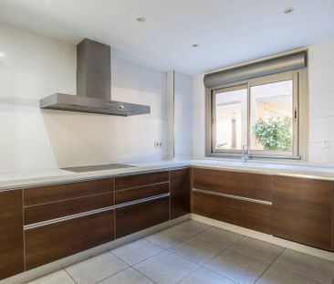 7 bedroom luxury Semidetached House for rent in Pozuelo de Alarcón,... - Photo 6