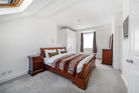 4 bedroom terraced house to rent - Photo 2