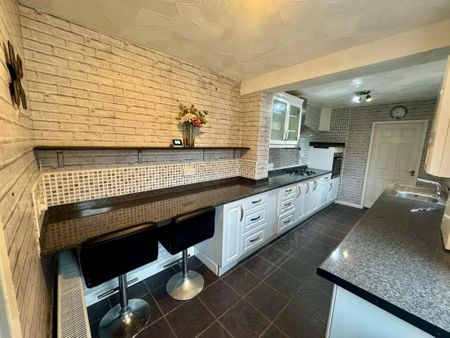 3 bedroom terraced house to rent - Photo 5