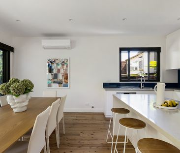 Architecturally enhanced family home with garden retreat - Photo 5