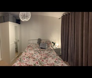 2 Bed Flat, Iliffe Close, RG1 - Photo 5