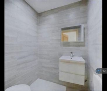 5 bedroom semi-detached house to rent - Photo 6