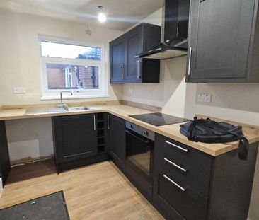 3 bedroom semi-detached bungalow to rent - Photo 4