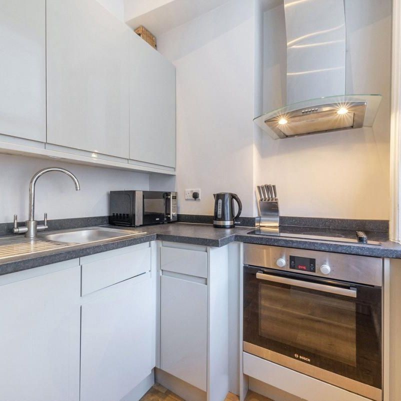 1 bedroom flat in Chalk Farm - Photo 1